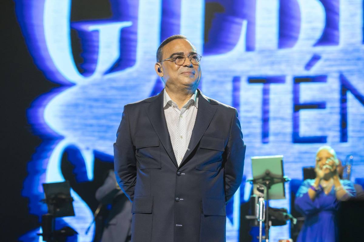 Gilberto Santa Rosa celebra sus 61 años anunciando las fechas de su gira “Auténtico”