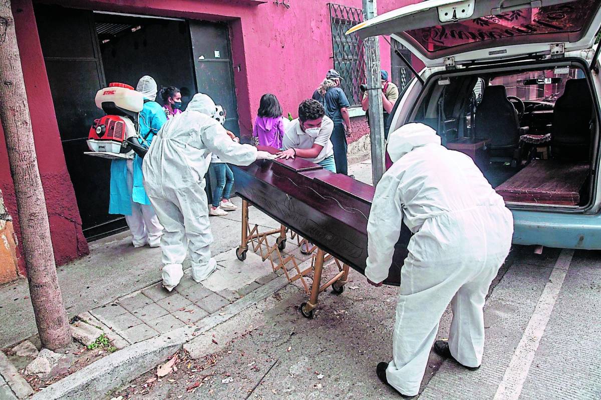 El 55% de víctimas de covid de este año falleció en febrero