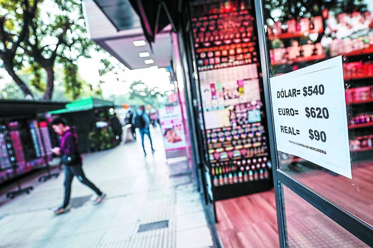 El dólar impone su dominio en las economías latinoamericanas