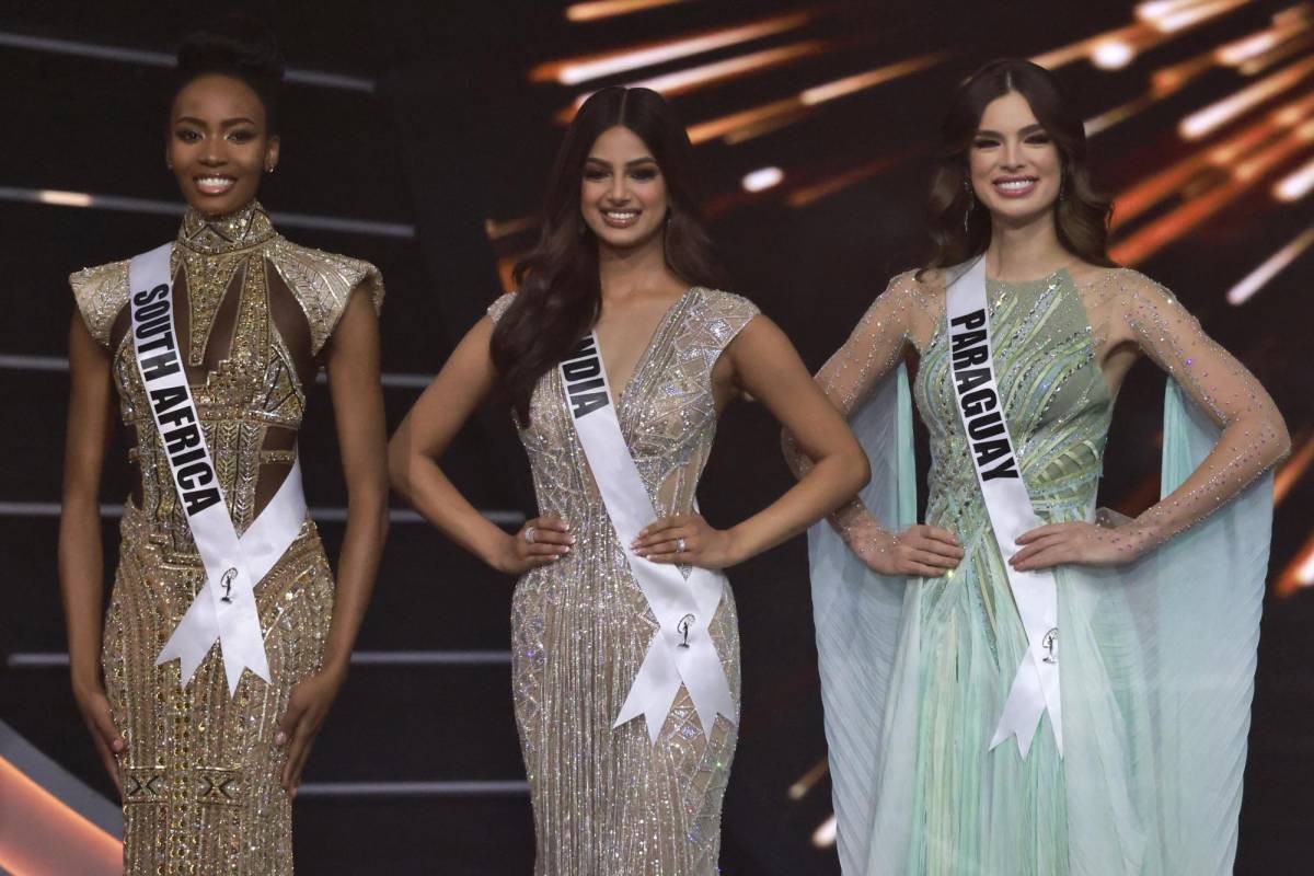 Las tres finalistas: Miss Sudáfrica, Lalela Mswane; Miss India, Harnaaz Sandhu y Miss Paraguay, Nadia Ferreira.