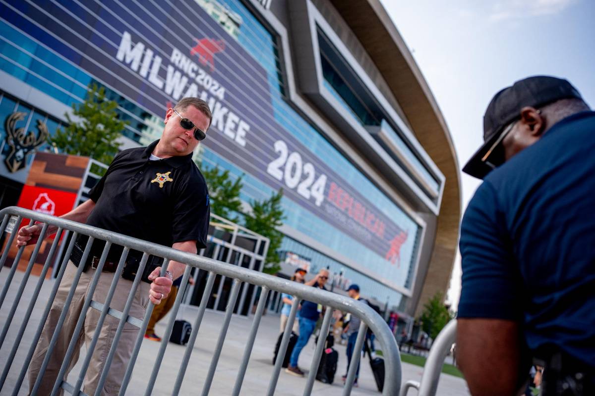 Trump viaja a Wisconsin para la convención republicana en la que oficializarán su nominación