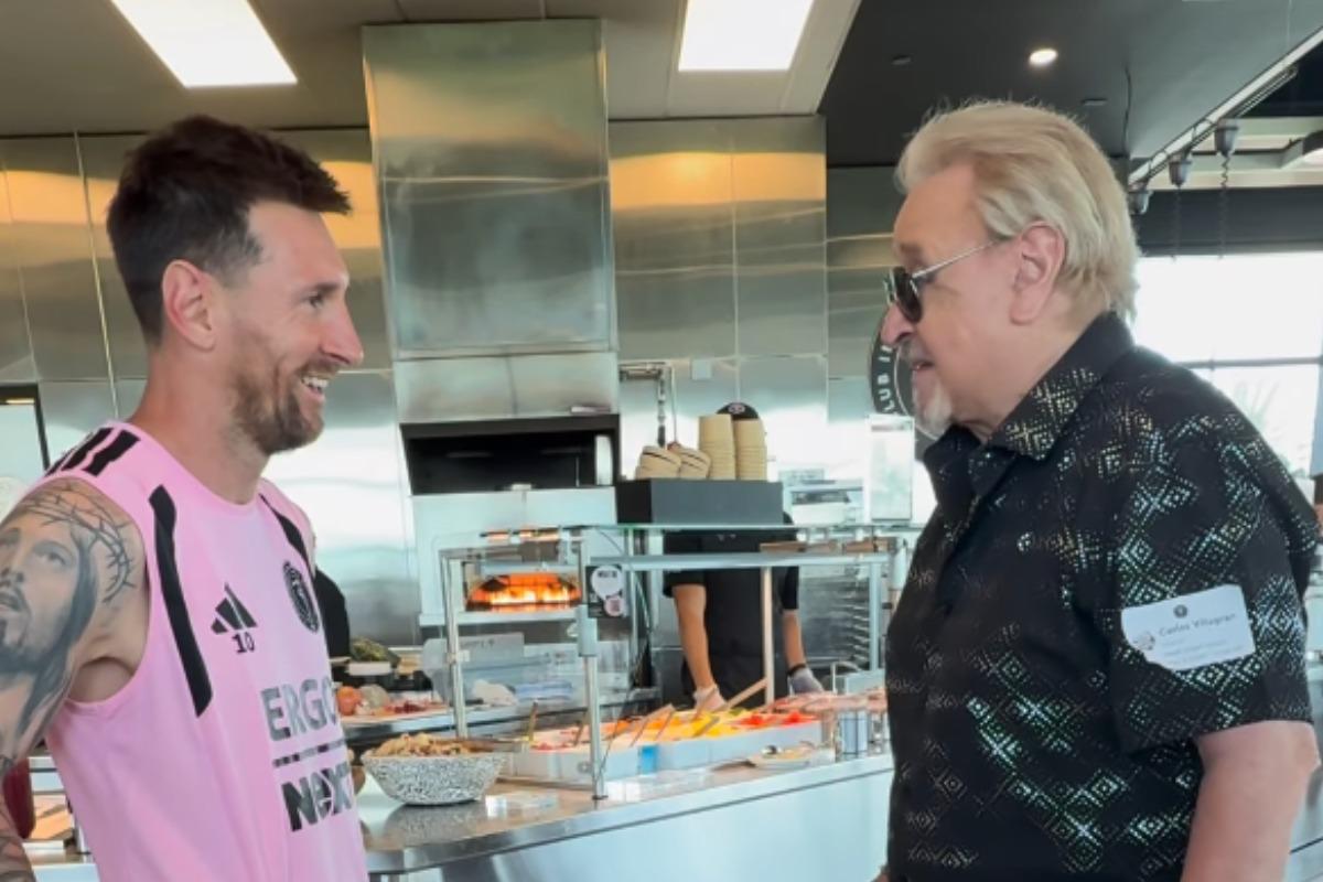Carlos Villagrán sobre su encuentro con Messi: En Argentina, se besan los hombres