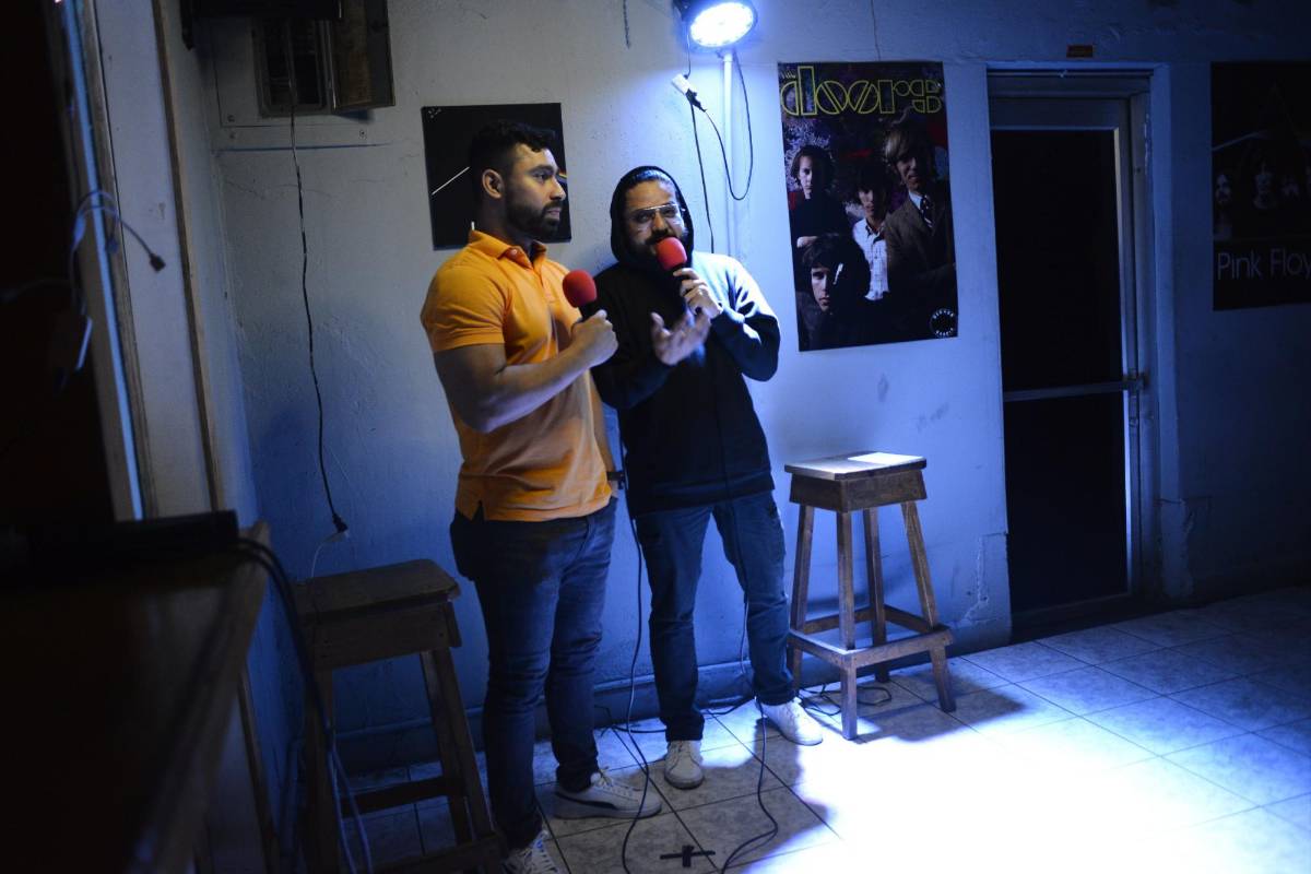 Actualmente, Dennis y Forni presentan su show en el Bar Lalerinto y también en el Estadio Food Park.