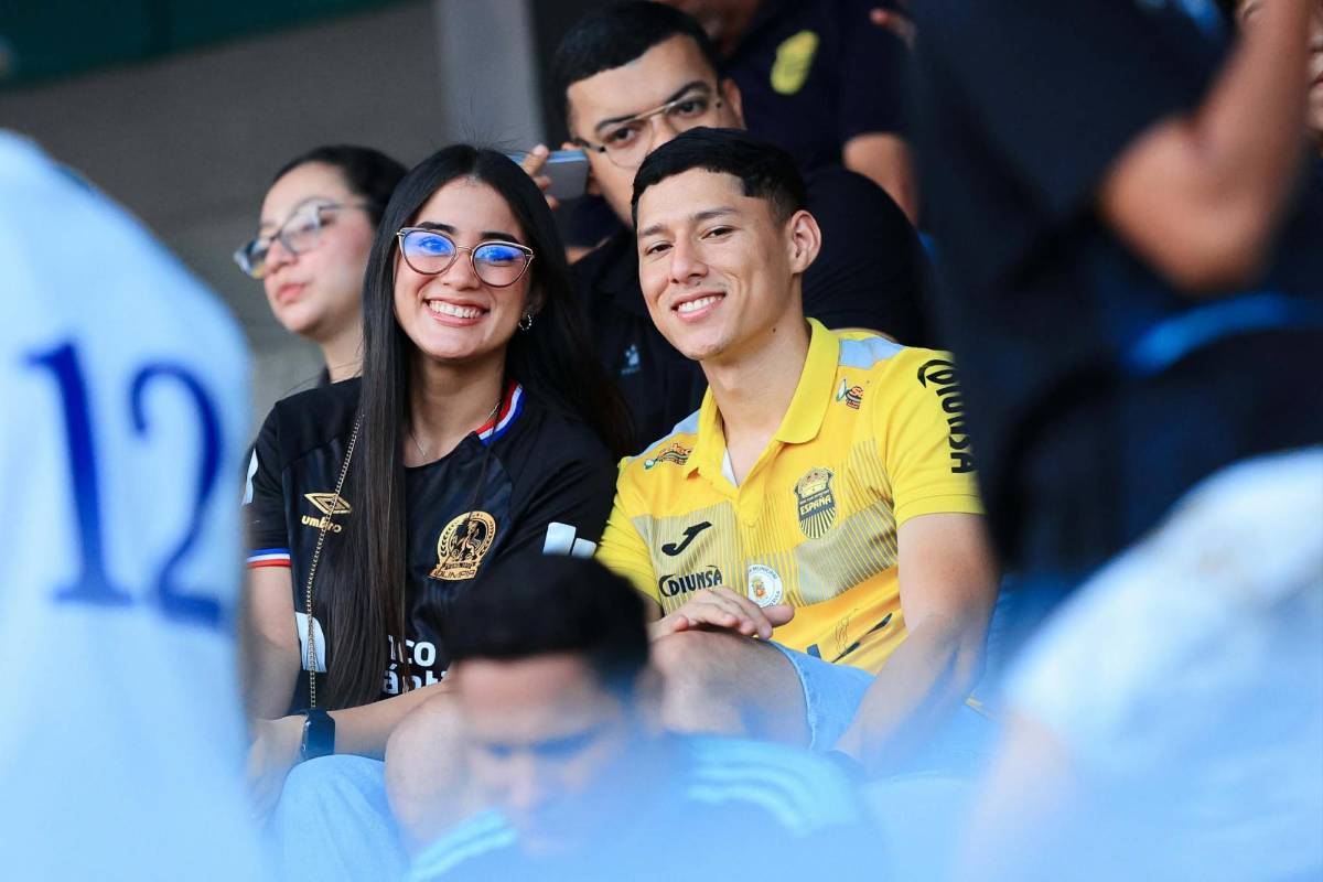 Las chicas del Real España vs Olimpia: bellezas roban suspiros en el clásico