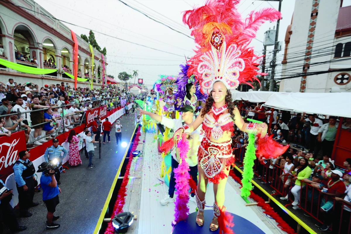 Miles de personas vibraron: así fue el carnaval de los ceibeños