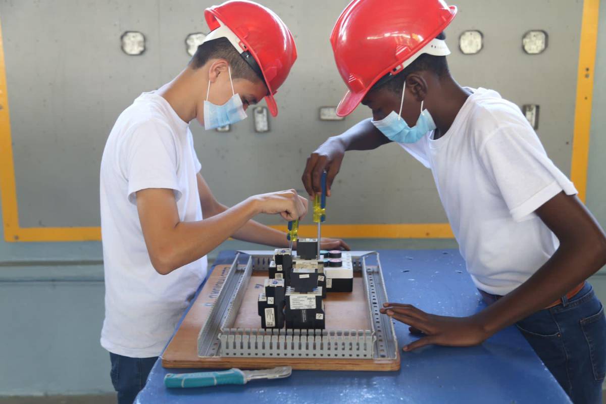 Los horario de atención son de 8:00 am a 9:00 pm.