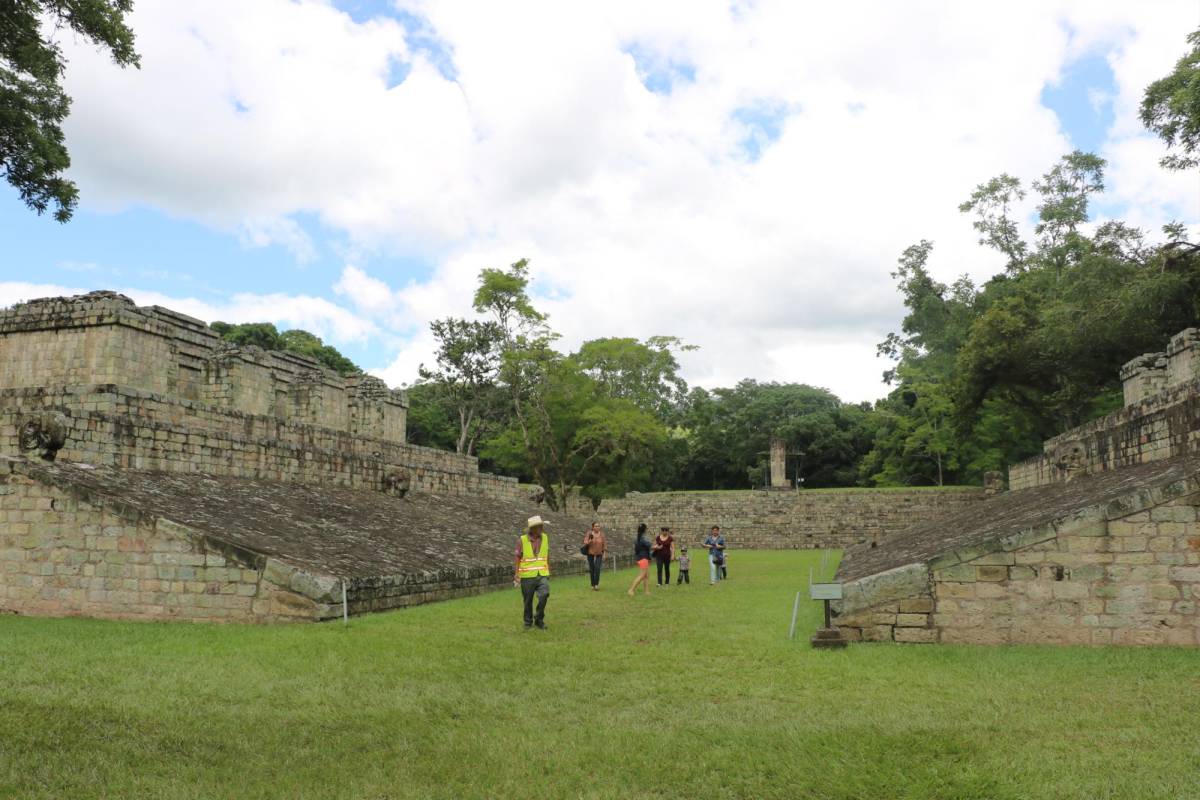 Unos 8,000 turistas disfrutan destinos de Copán Ruinas