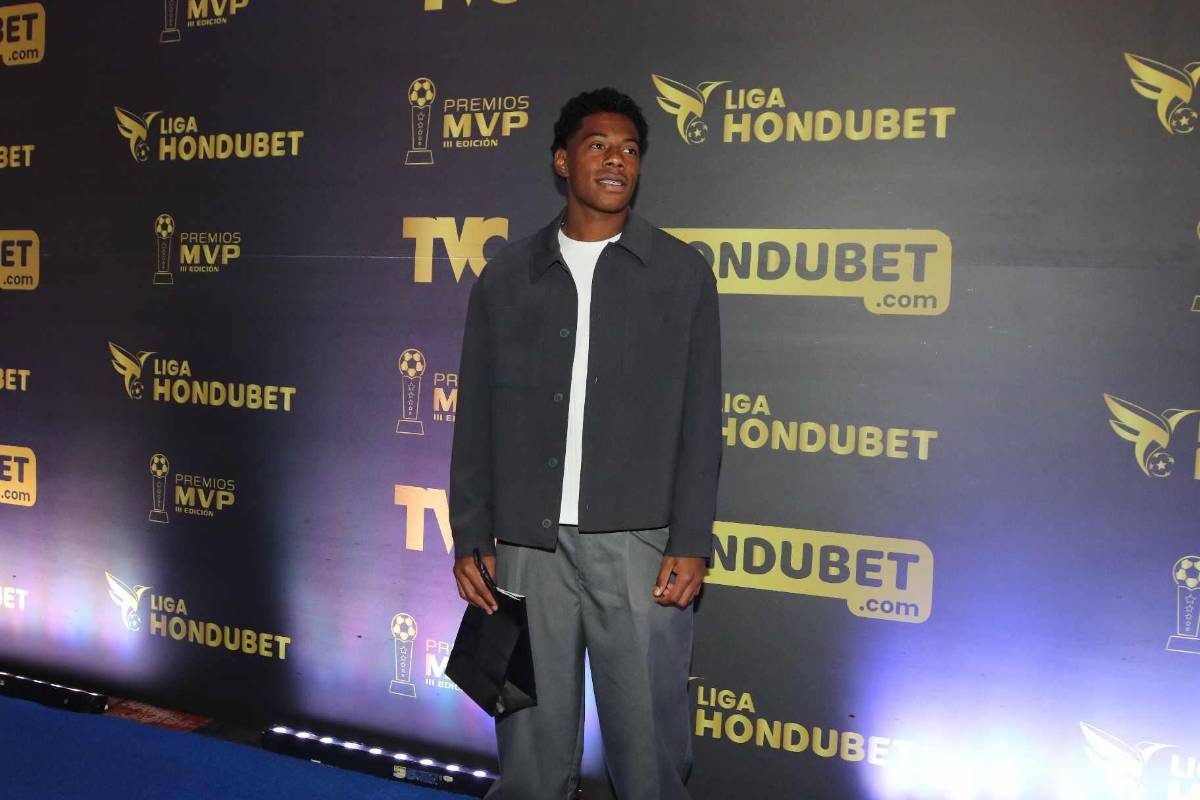 Premios MVP: Futbolistas de Olimpia bien acompañados; Eduardo Espinel y Diego presentes