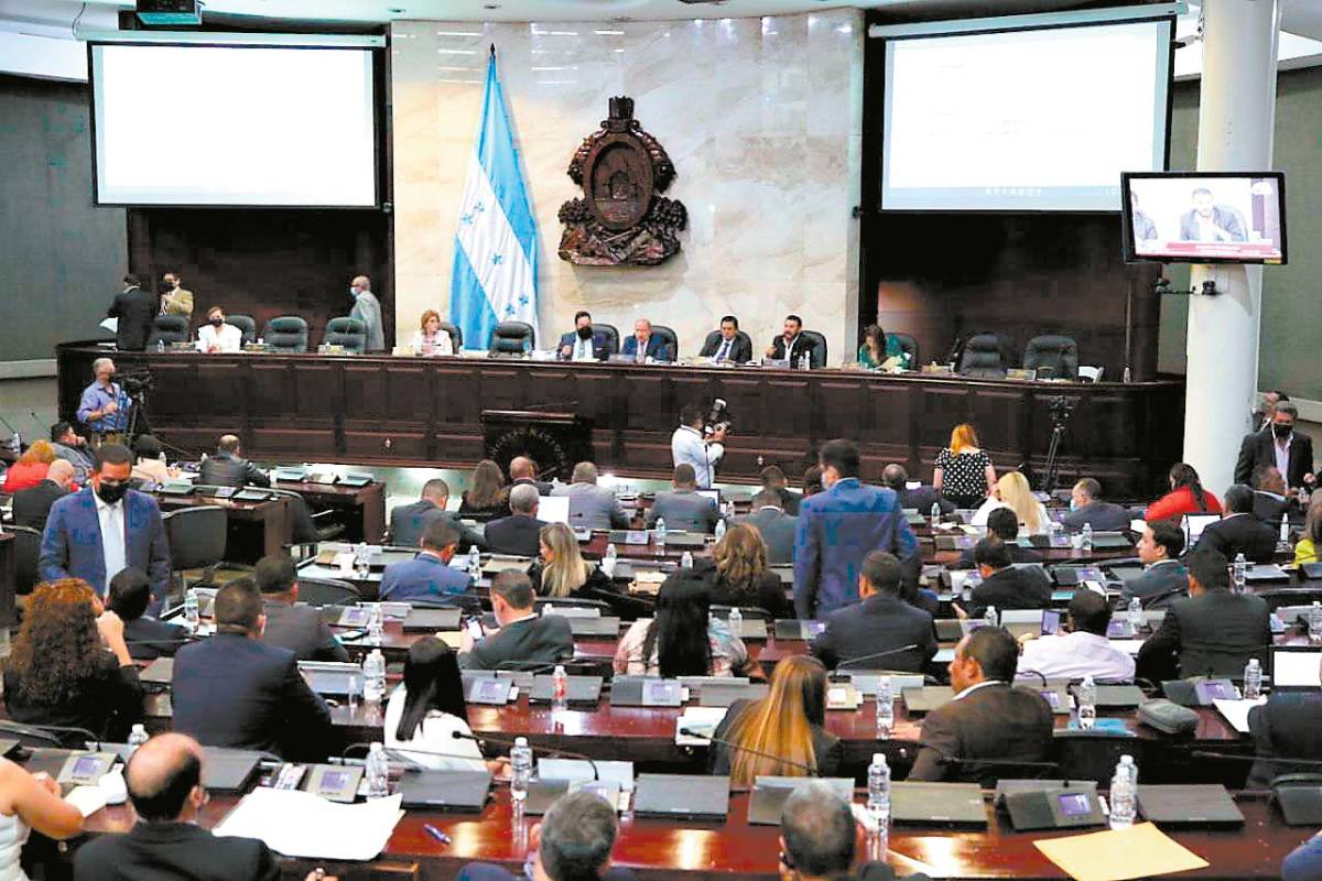 Bancadas rechazan el escrito de Luis Redondo contra Junta Nominadora