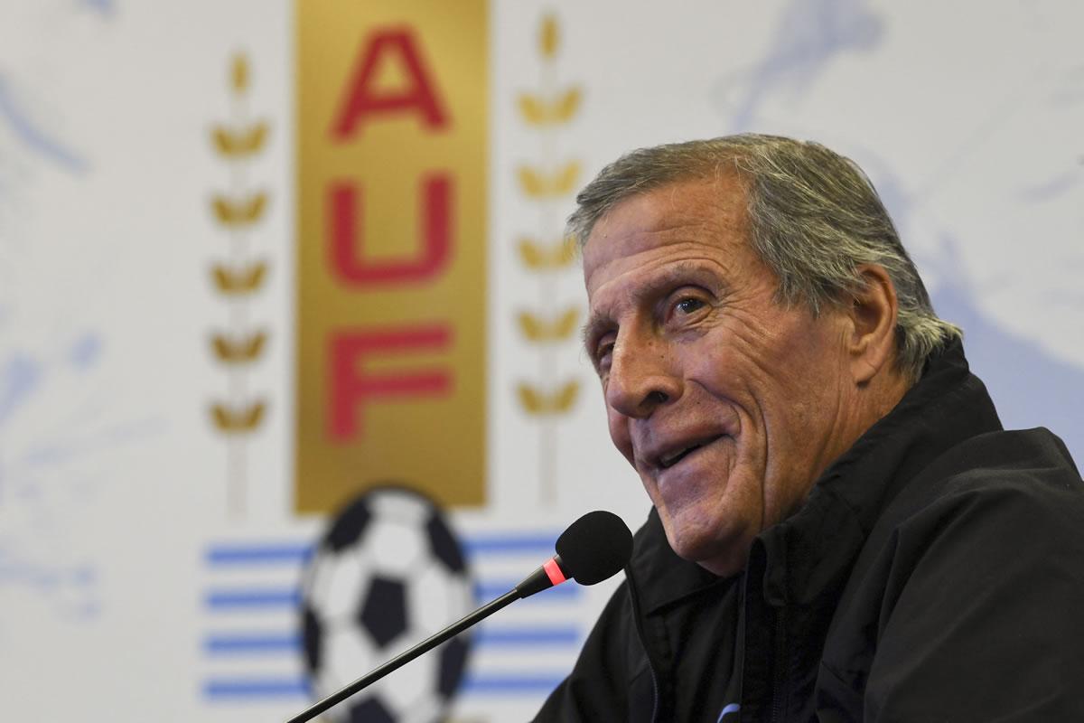 Óscar Washington Tabárez estuvo 15 años y 8 meses como director técnico de Uruguay.