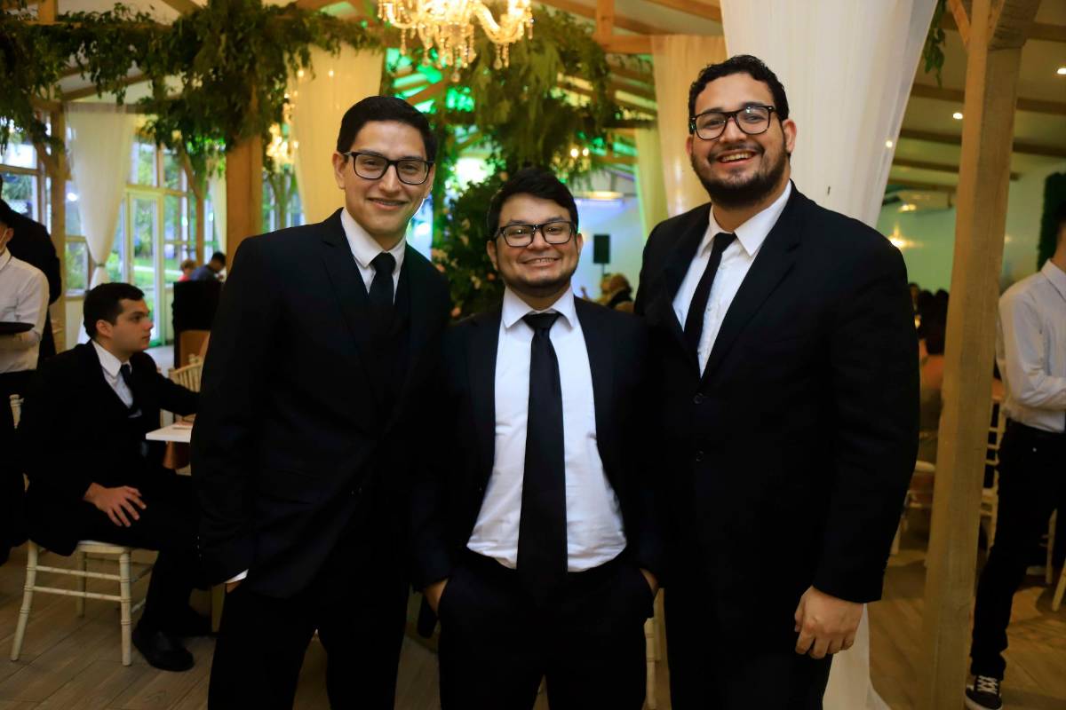 Fernando y Danna llegan al altar para unirse en matrimonio