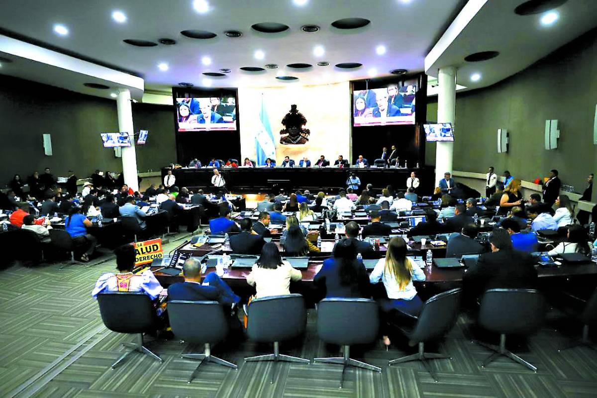 Cautela por tensión con EUA y falta de presupuesto del CNE