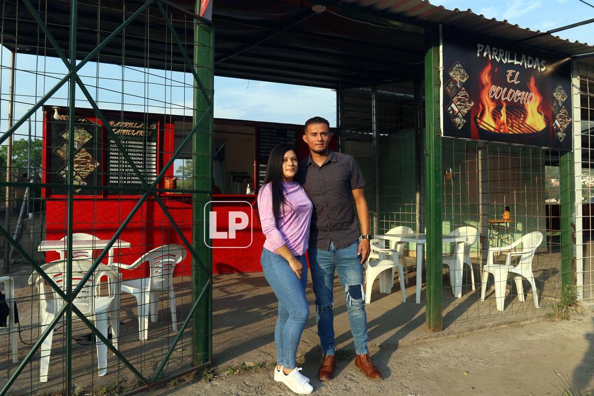 El futbolista de Motagua cuenta con el apoyo de su esposa Kathy Sevilla.