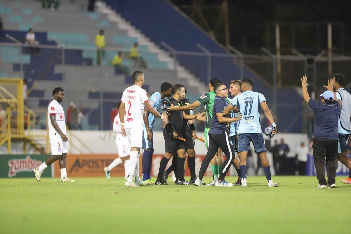 Enfado en el Olimpia-Génesis PN, bronca, reencuentro y bellezas en SPS
