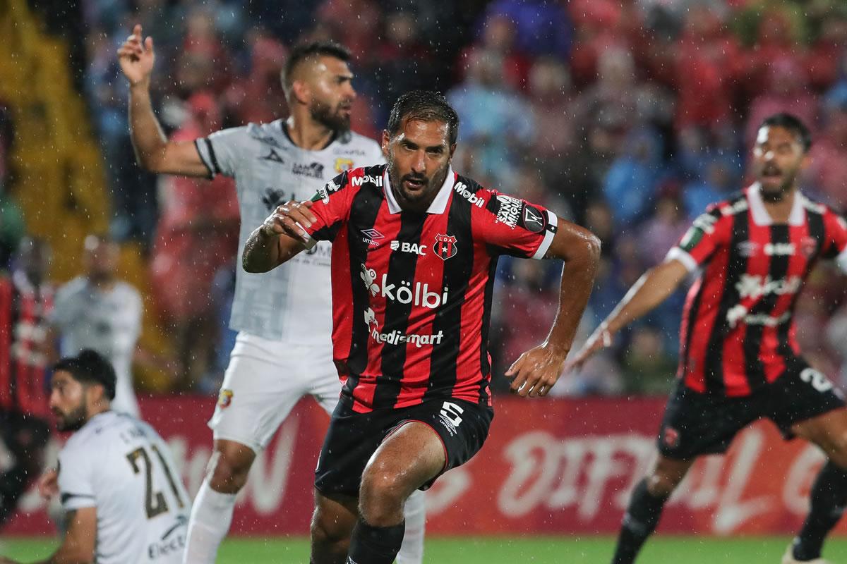 Celso Borges puso a ganar al Alajuelense con un gol tempranero contra el Herediano.