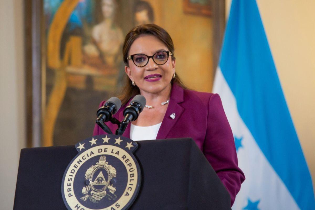 Xiomara Castro pide cuentas por matanza en cárcel de mujeres