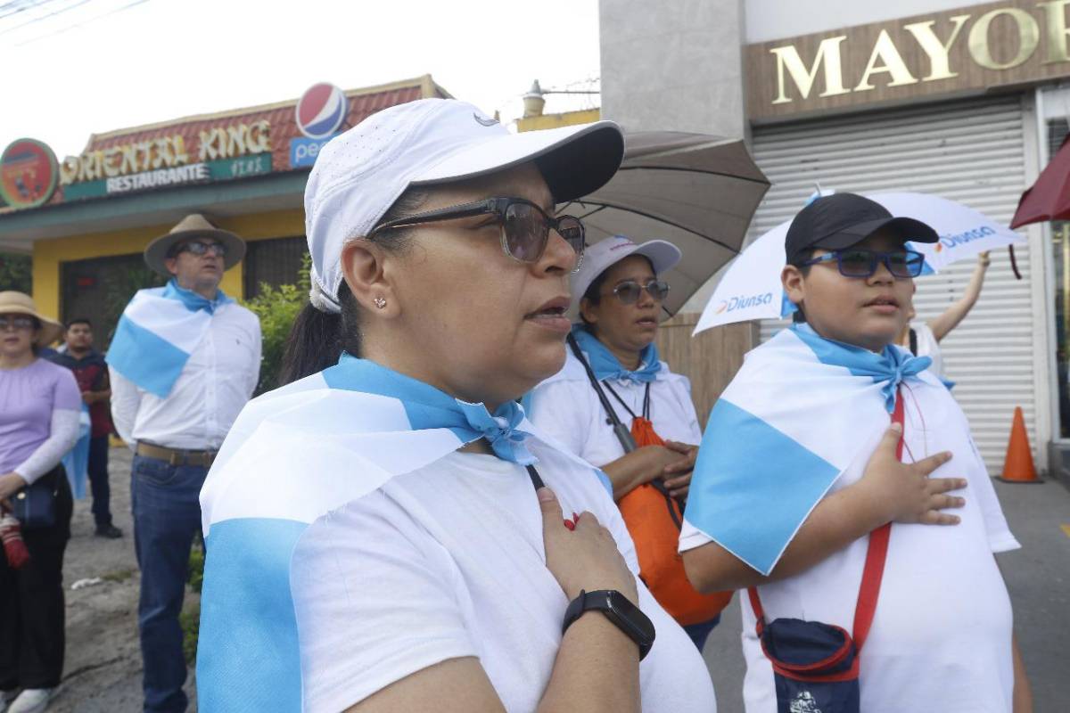 Impactantes imágenes de la caminata de oración en San Pedro Sula