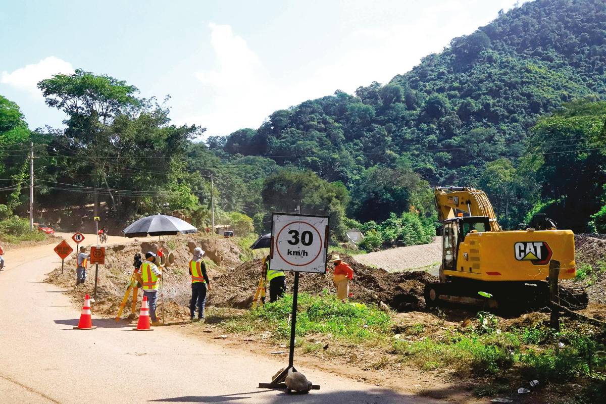 Al fin inician el proyecto de reconstrucción de carretera en Villanueva