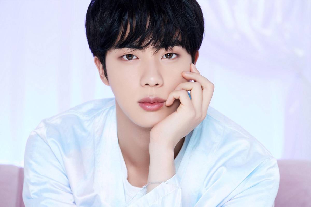 Jin, de BTS, lanzará tema musical junto con Coldplay previo a su servicio militar