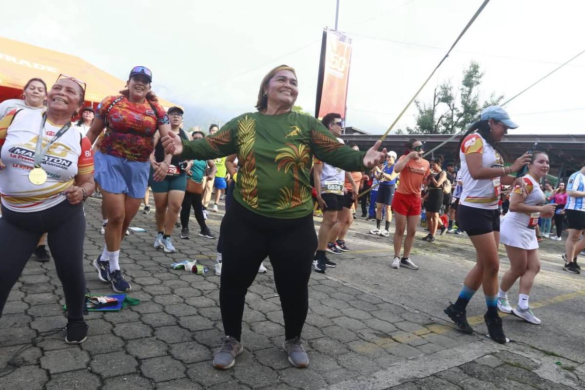 ¡No todo fue correr! Música y baile animaron la Media Maratón