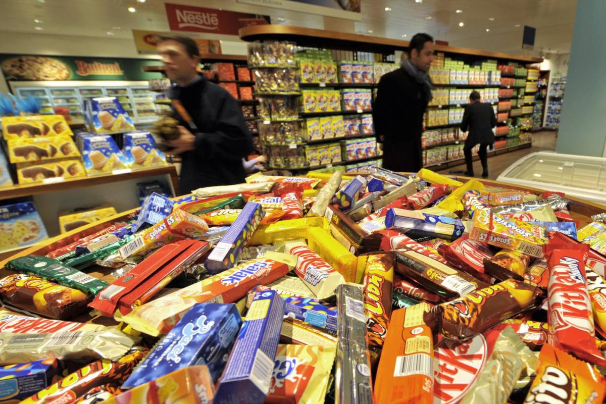 Empresa de golosinas en Canadá ofrece 100,000 dólares al año por probar dulces
