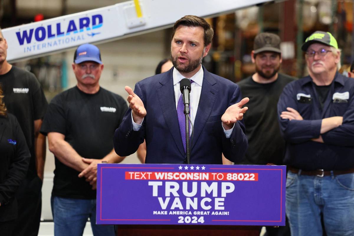 Trump expulsará a un millón de indocumentados en el inicio de su plan de deportaciones, revela Vance