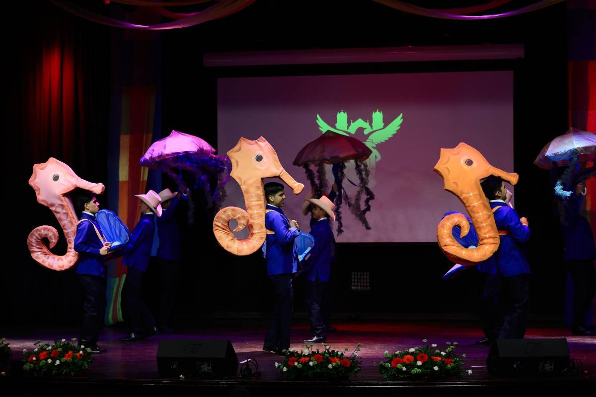 Artistas nacionales e internacionales brillan en espectacular festival folclórico