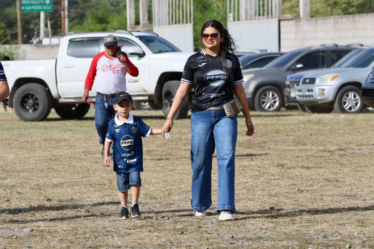 Otra vez se lesiona con Motagua, reunión de Molina y chica misteriosa enamora