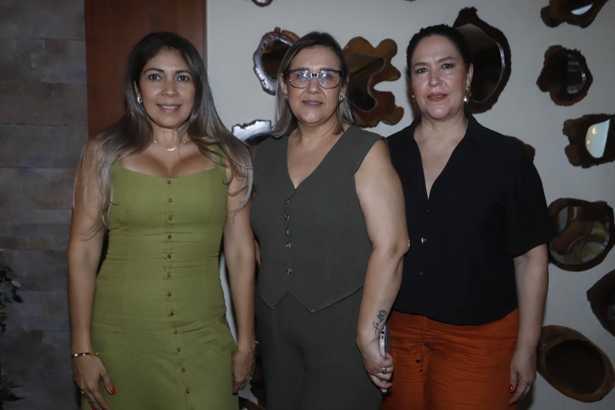 Alery Reyes Borjas celebra su despedida de soltera con seres queridos