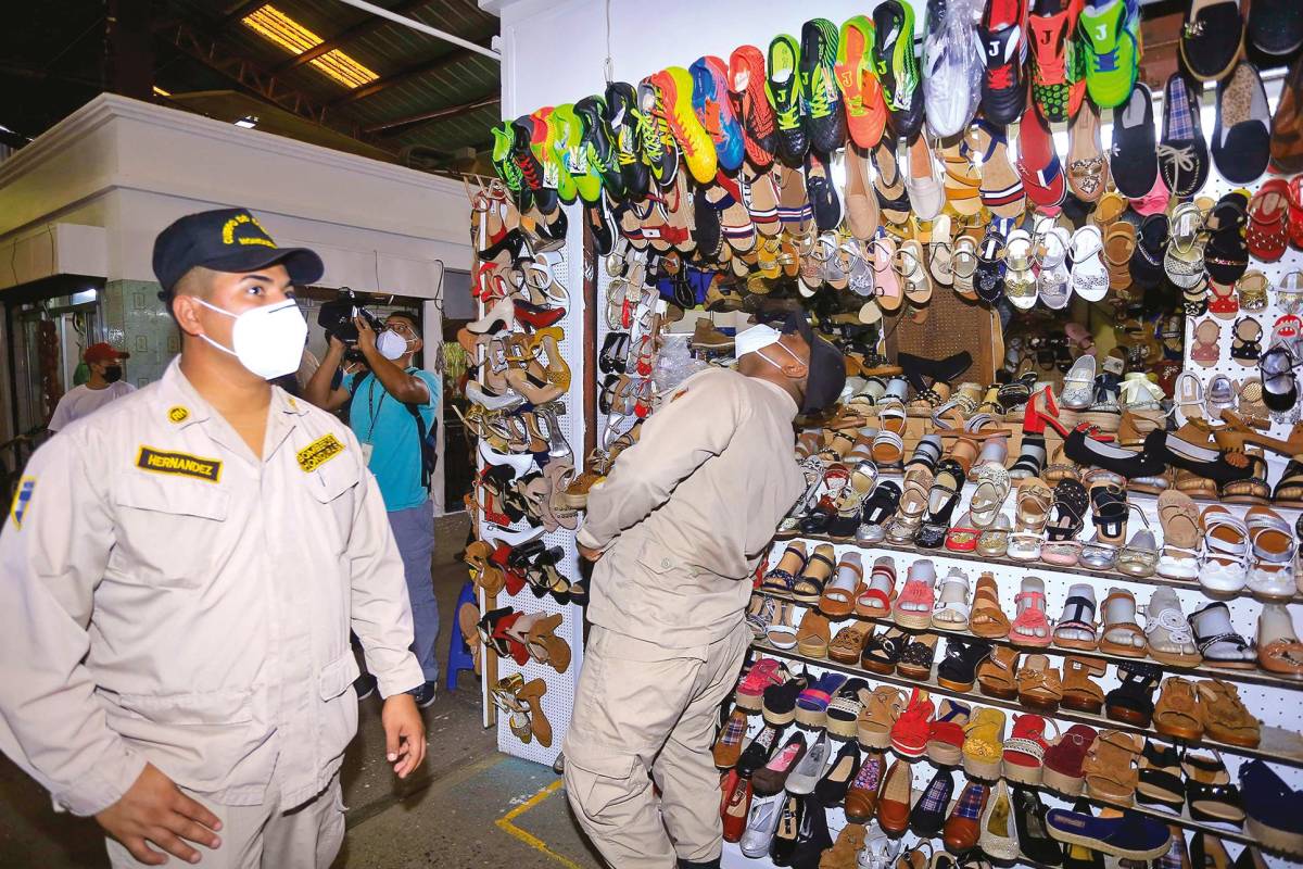 Bomberos verifican instalaciones eléctricas en mercados de SPS