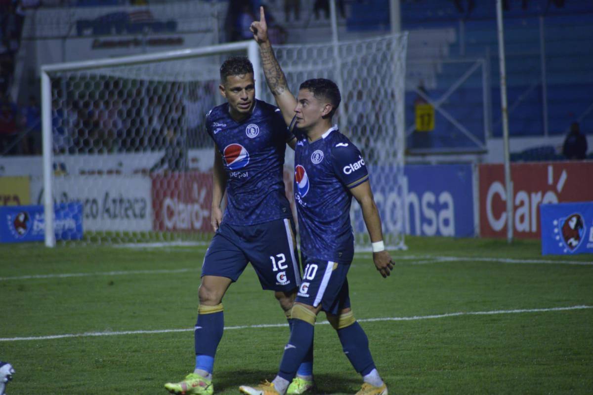 El argentino Mauro Ortiz se estrenó en el fútbol hondureño y lo hizo en el clásico.