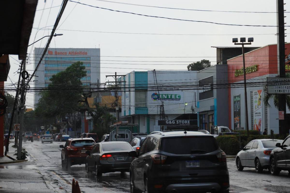 Pronostican lluvias con actividad eléctrica en cuatro regiones de Honduras