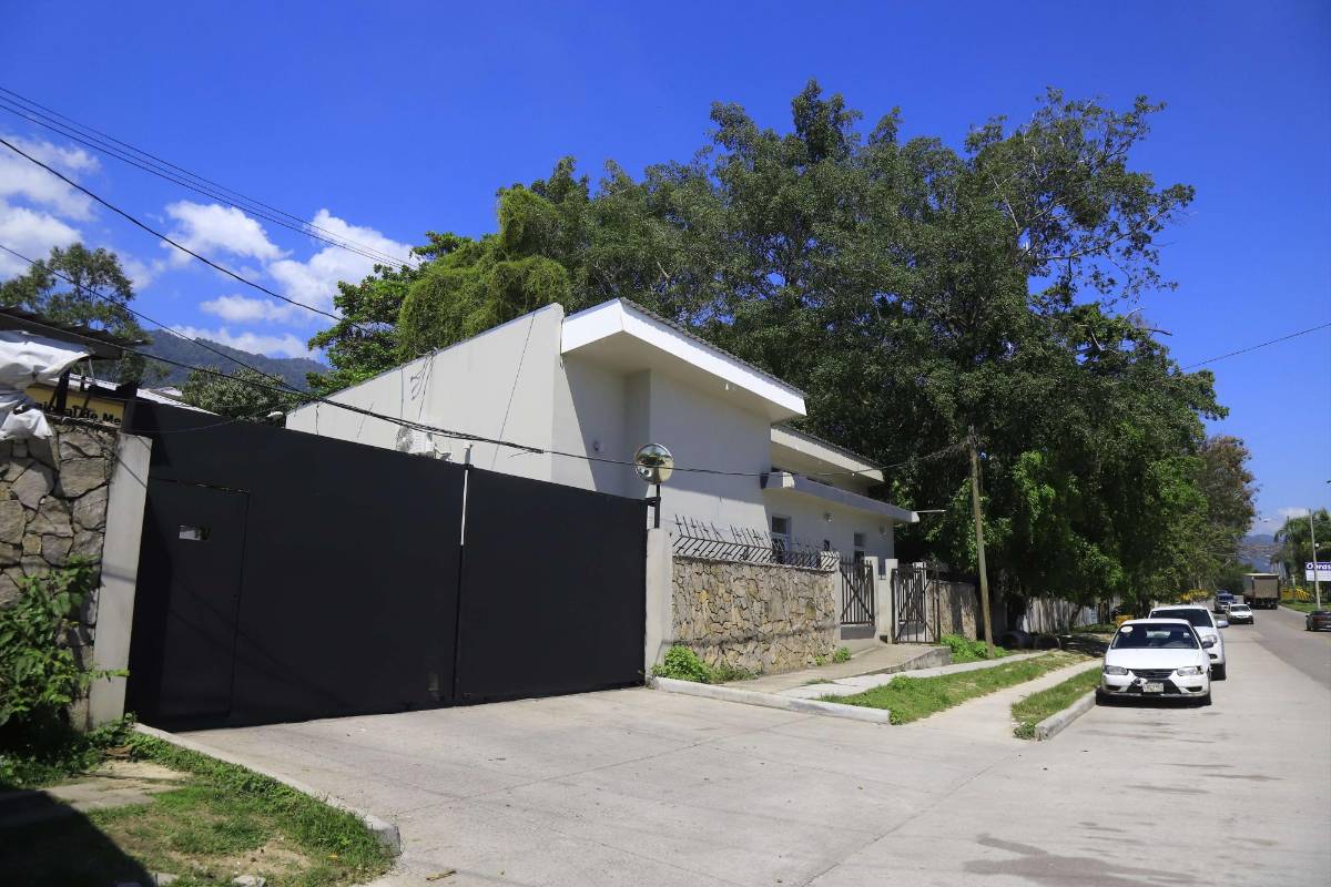 Los cuerpos fueron reclamados por familiares ayer en la morgue sampedrana.