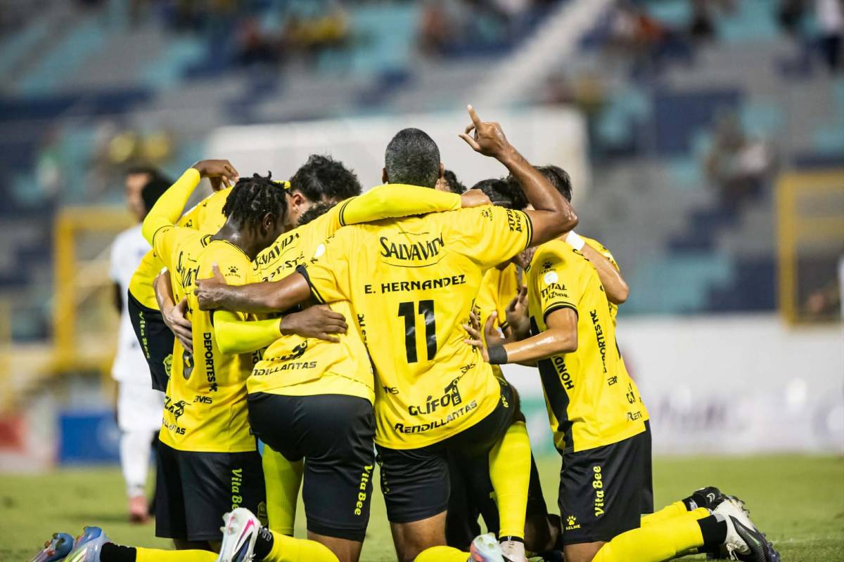 Festín en el Platense-Real España, show de Welcome y jugador salió en camilla