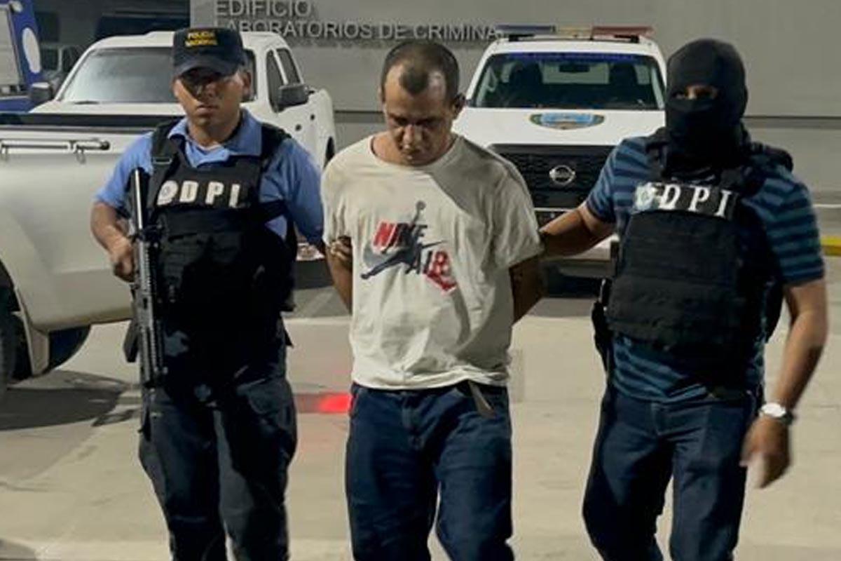 Geovany Alberto Agurcia Pan fue llevado a la DPI en San Pedro Sula.