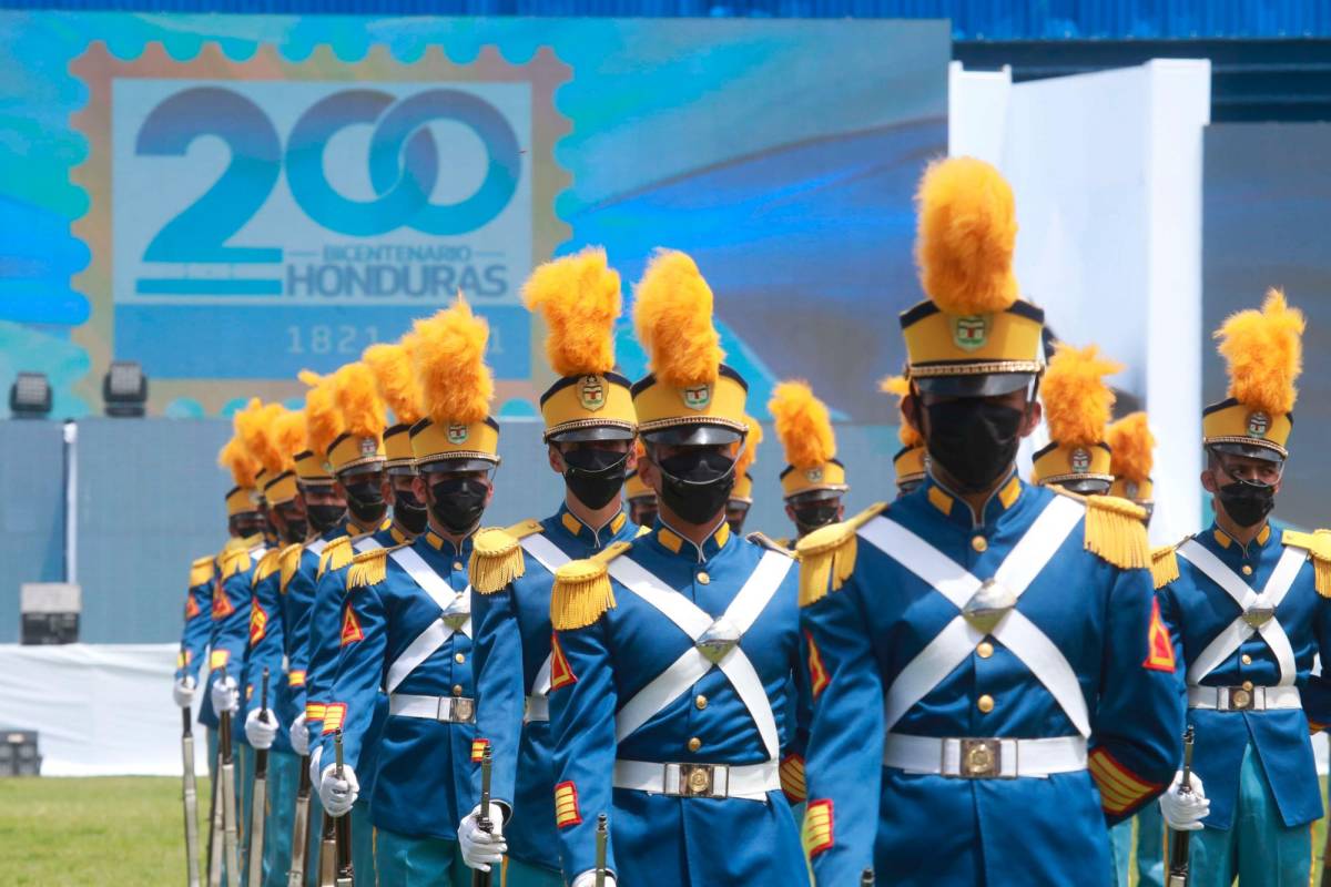 Civismo y cultura marcan la celebración del Bicentenario de independencia