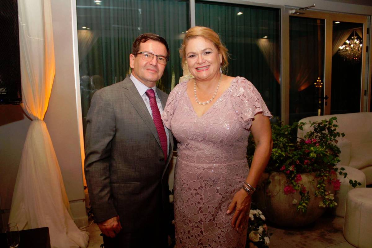 Luis López y Pahola García unieron sus vidas ante la ley