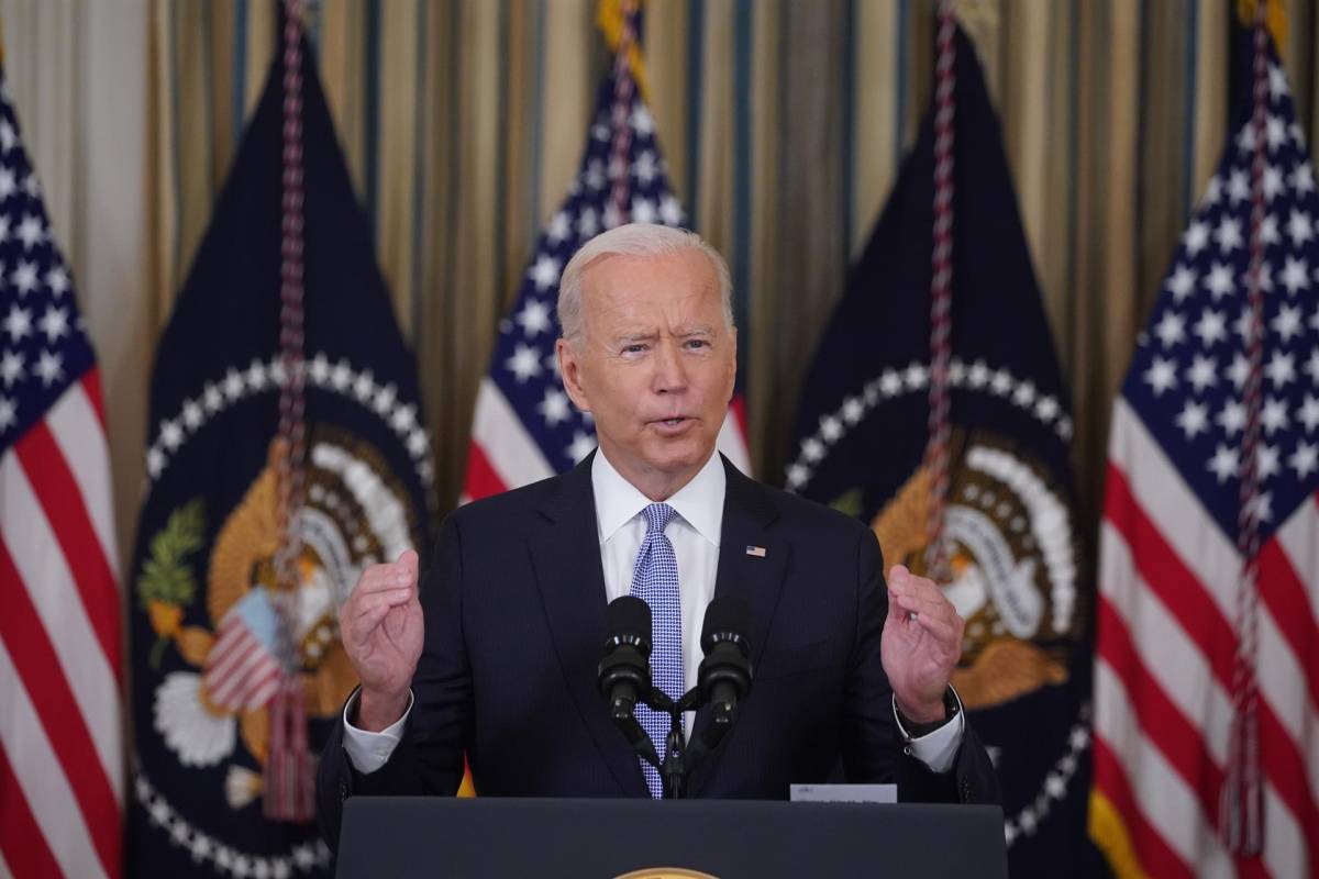 Biden asume responsabilidad por maltrato a migrantes y promete consecuencias