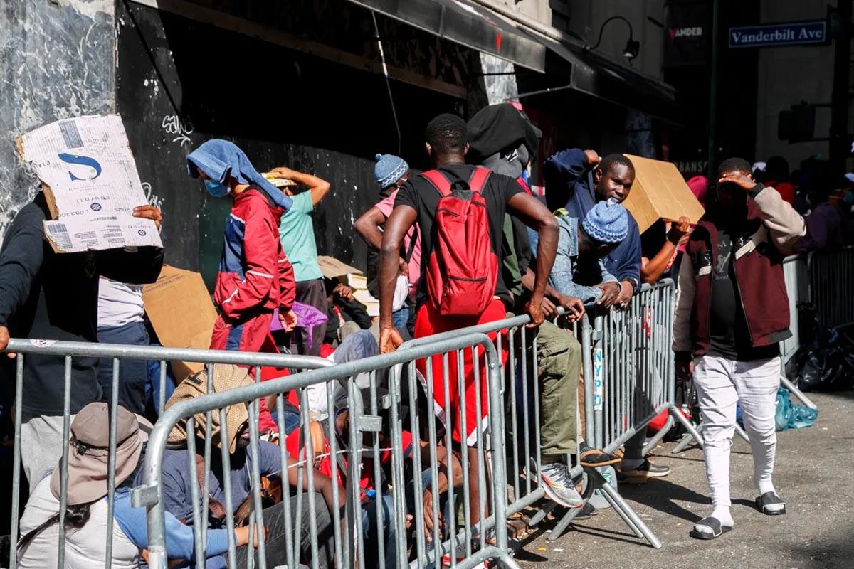 Casi $400 diario cuesta acoger un inmigrante en Nueva York