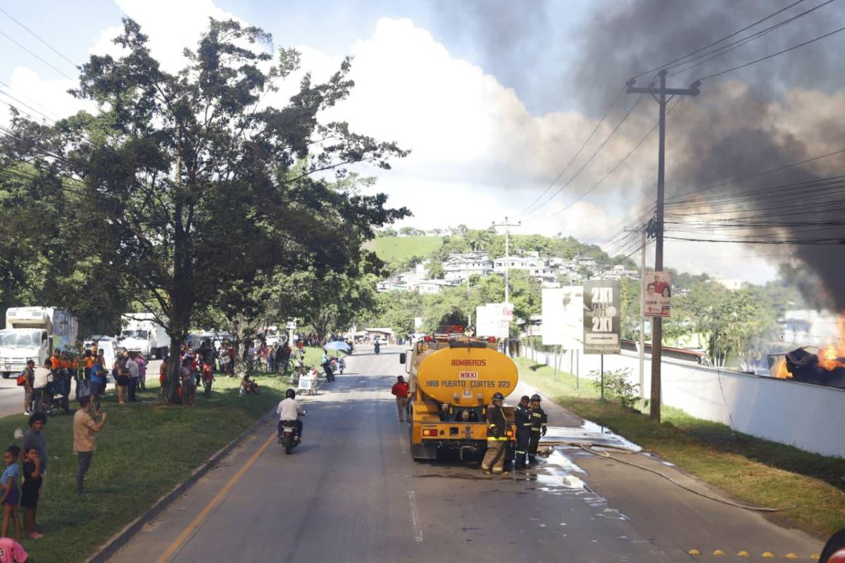 Impactantes imágenes del feroz incendio que arrasó con empresa en Choloma