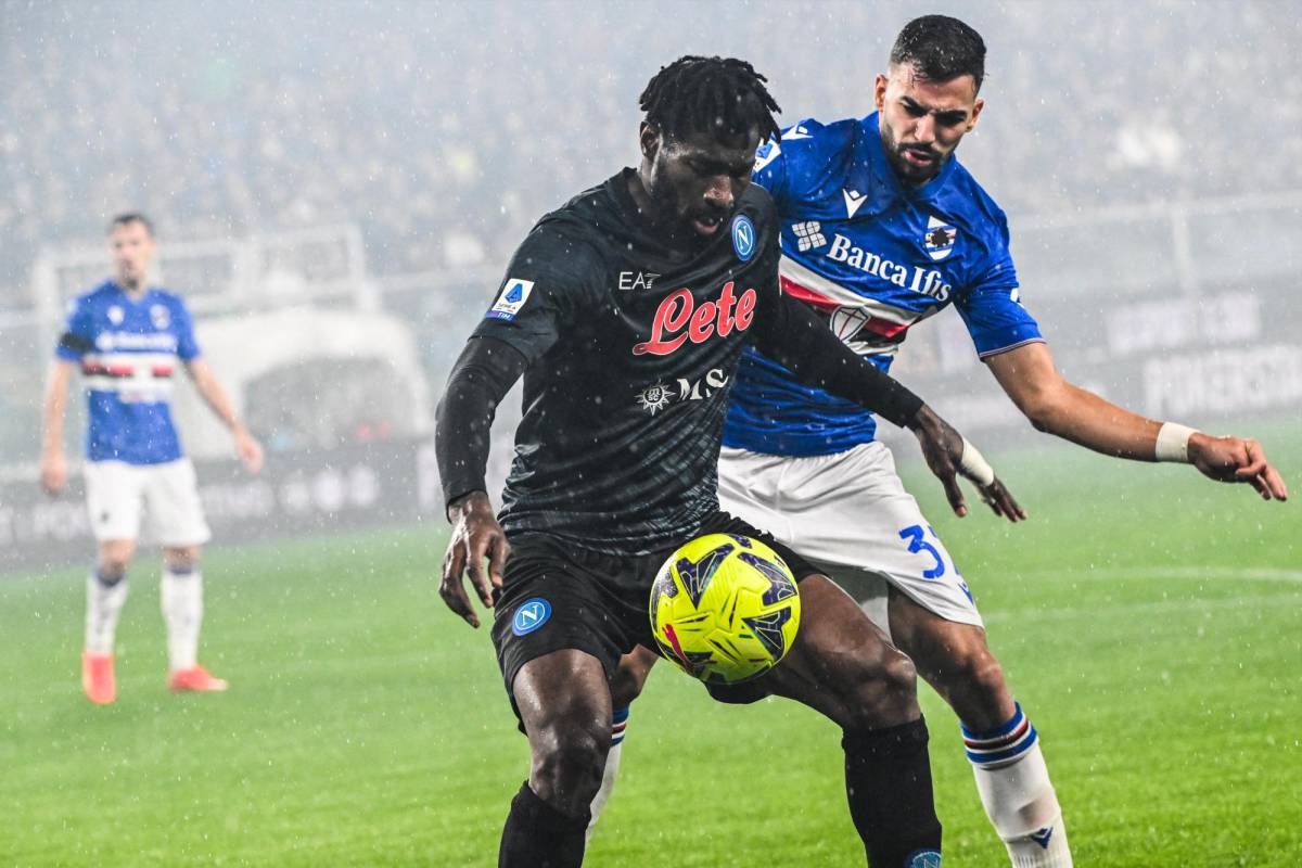 Napoli lidera la Serie A con 44 puntos.