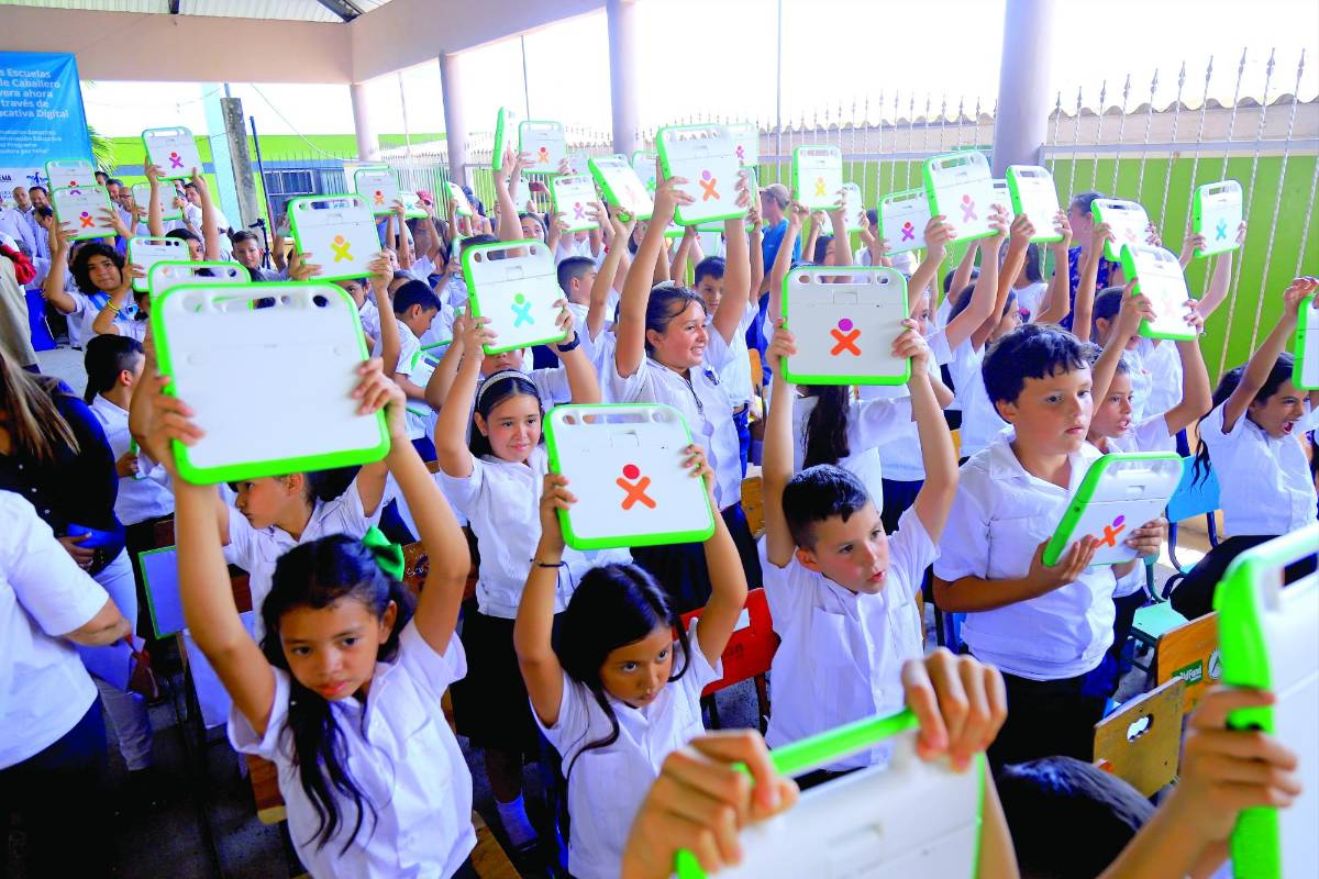 El programa “Una computadora por niño” tiene más de siete años trabajando por la mejora educativa.