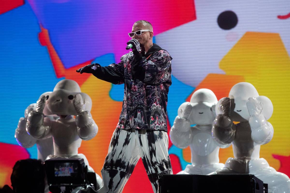 J Balvin es elegido como artista afrolatino del año y genera polémica en Colombia