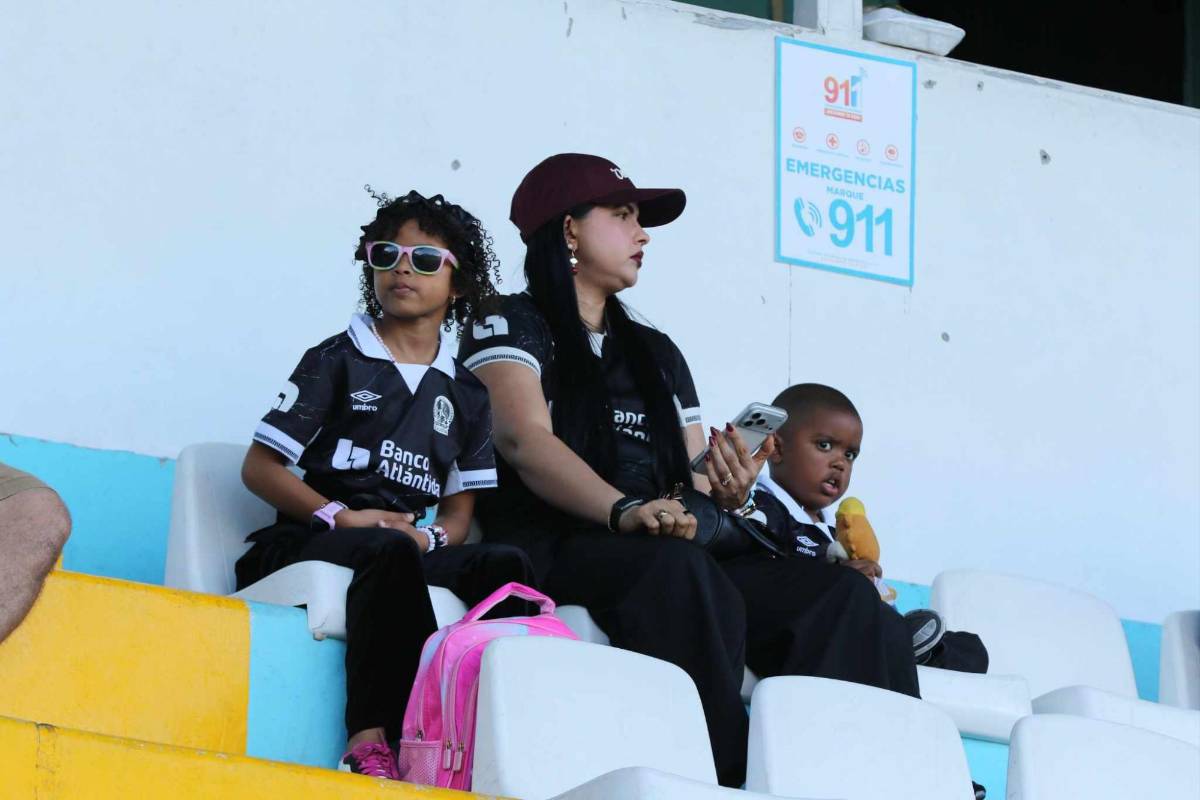 Venezolana cautiva, modelo enamora y las bellezas del Olimpia-Real España