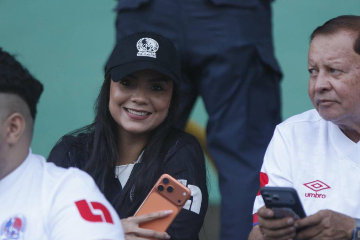Las lindas chicas del Real España-Olimpia y así luce la cancha del Morazán