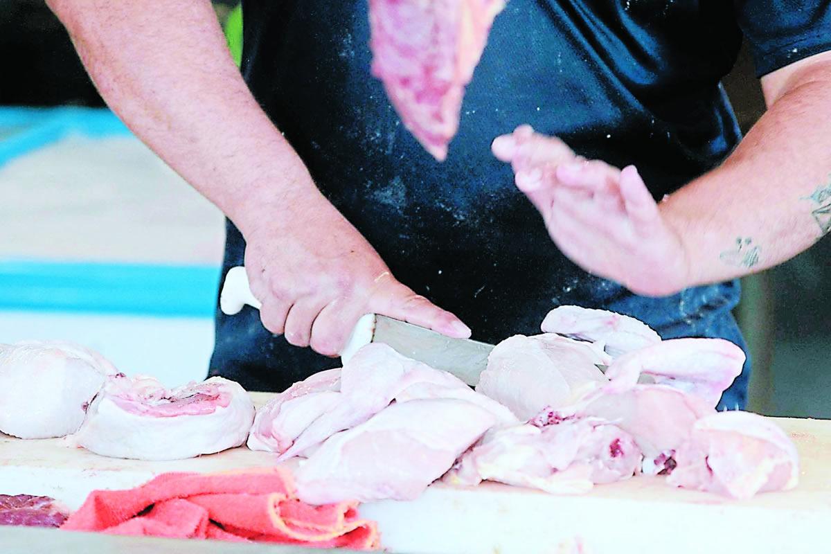 La carne de pollo aumenta un lempira