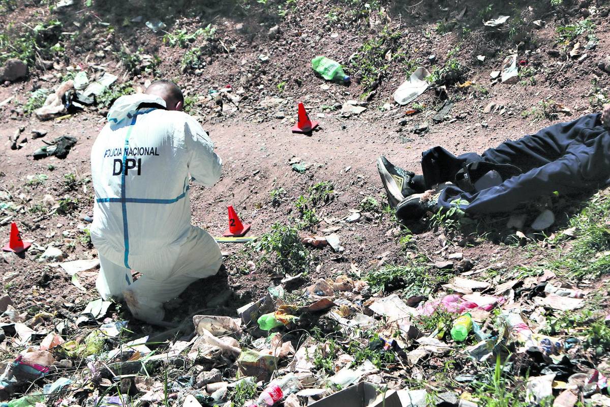 Dos jóvenes fueron ultimados a tiros en la colonia Los Pinos