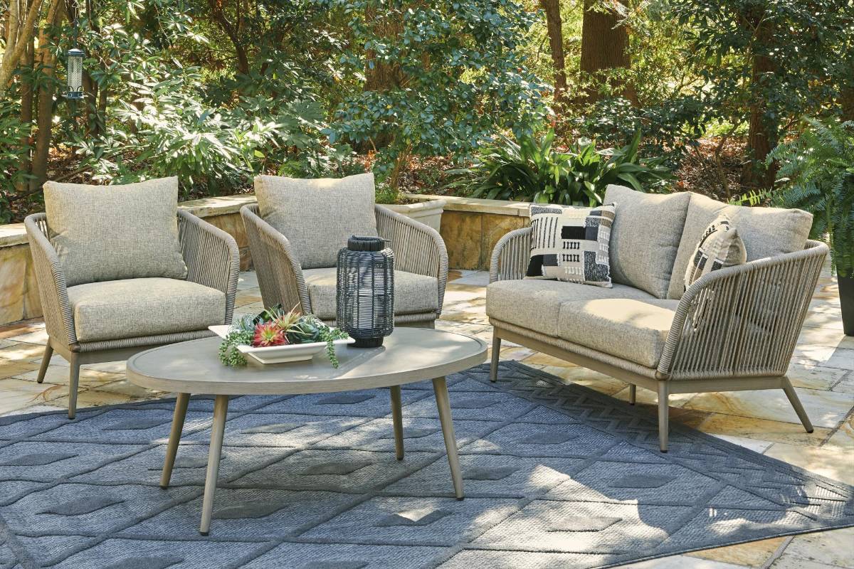 Los tonos neutros en telas son ideales para elegir el juego de muebles ideal para este verano.