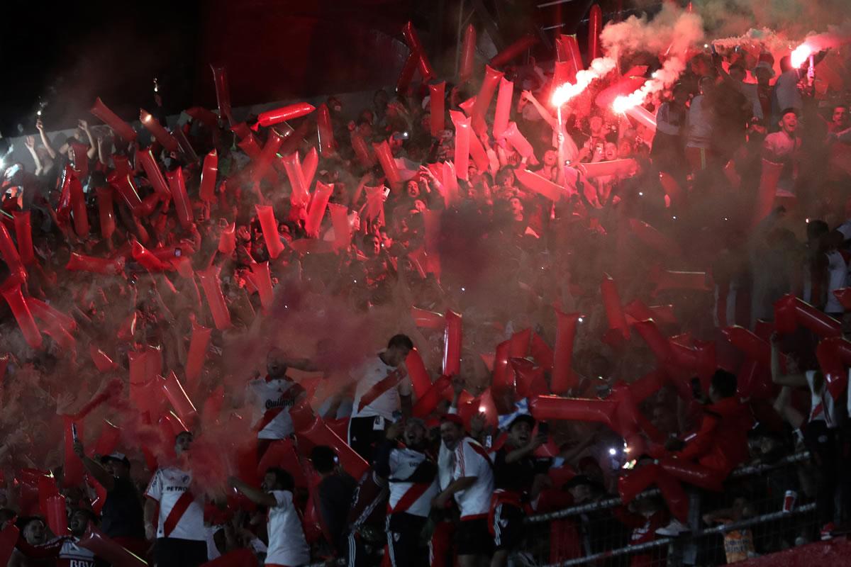 Los aficionados de River Plate armaron tremenda fiesta en el Monumental.