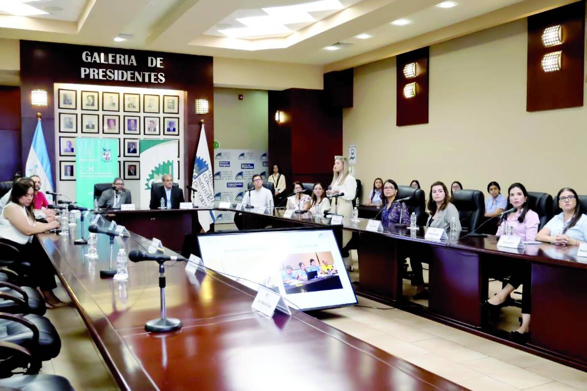 Las oficinas de la Cámara de Comercio e Industrias de Cortés, Ccic, estarán cerradas desde el lunes 30 de septiembre al viernes 4 de octubre. Se reanudarán labores el lunes 7 de octubre en el horario habitual de 7:30 am a 5:00 pm informó la gerente de comunicaciones de la organización Tatiana Ibeth Paz.